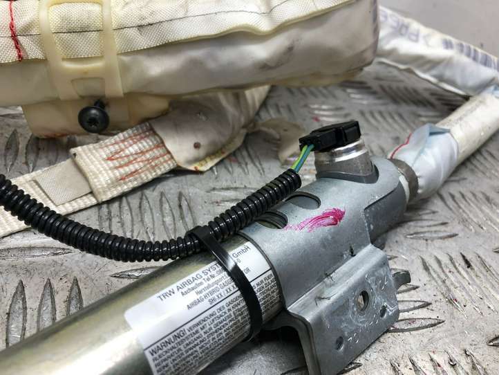 BMW 5 E60 E61 (2004 - 2010)  85706147803D Звукоизоляция крыши