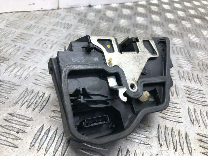 BMW 5 E60 E61 (2004 - 2010)  7154629 Замок задней двери