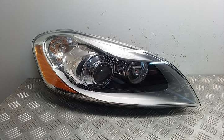 Volvo XC60 (2008 - 2013)  30763136 Передняя фара