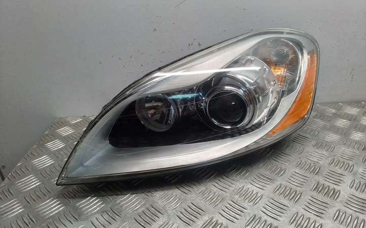 Volvo XC60 (2008 - 2013)  30763135 Передняя фара