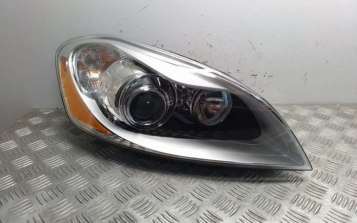 Volvo XC60 (2008 - 2013)  30763136 Передняя фара