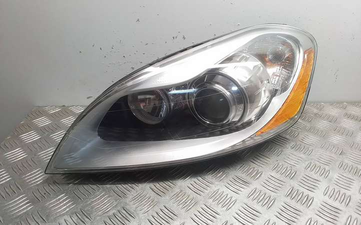 Volvo XC60 (2008 - 2013)  30763136 Передняя фара
