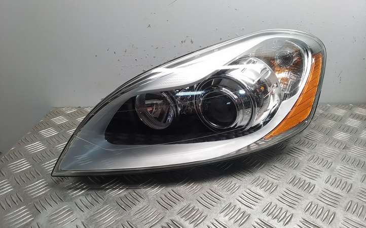 Volvo XC60 (2008 - 2013)  30763135 Передняя фара
