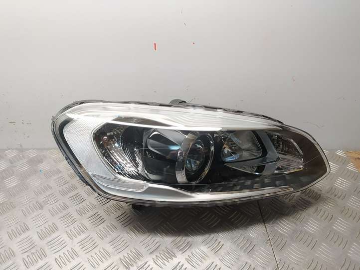 Volvo XC60 (2013 - 2017)  3139589 Передняя фара