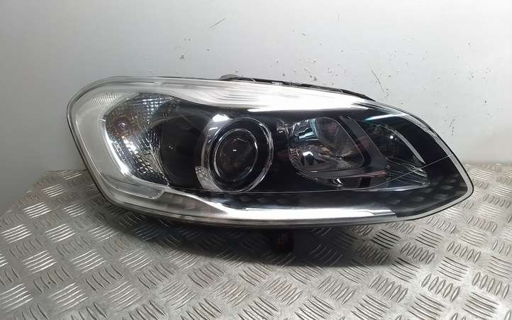 Volvo XC60 (2013 - 2017)  31420258 Передняя фара