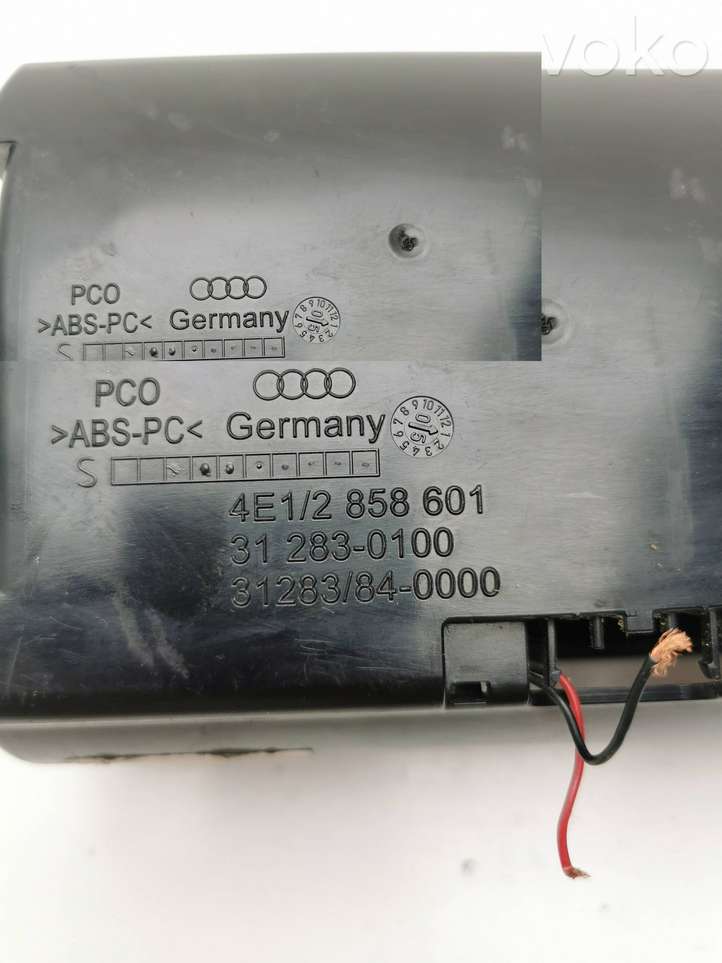 Audi A8 (2002 - 2005)  312830100 Ящик для вещей