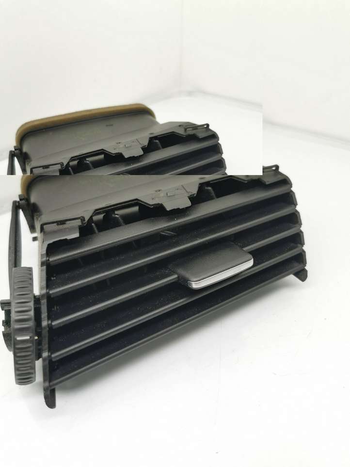 BMW 5 E60 E61 (2004 - 2010)  64226910732 Боковая воздушный дефлектор
