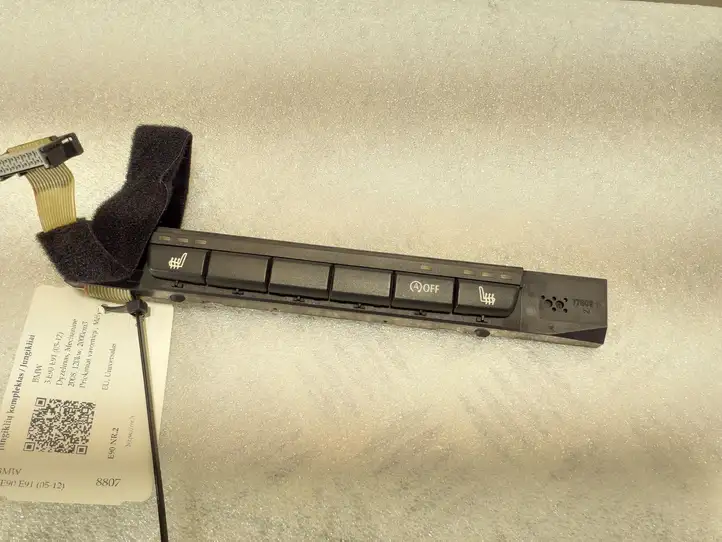 BMW 3 E90 E91 (2005 - 2012) 6970920 Блок кнопок на панели — фото 1