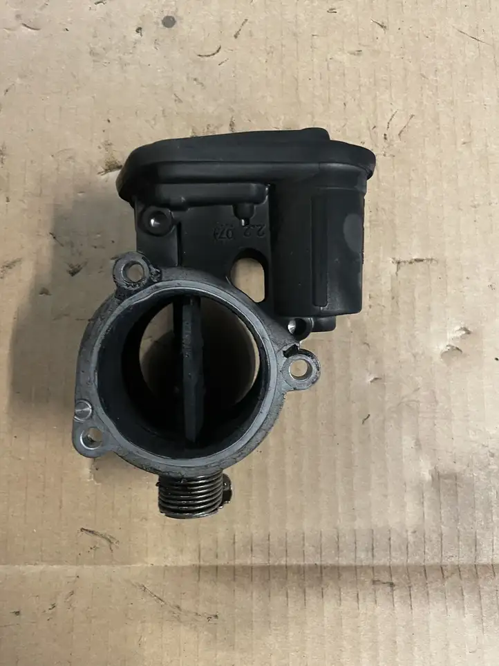 BMW 1 F20 F21 (2011 - 2019) 7804373 Дроссельная заслонка — фото 1