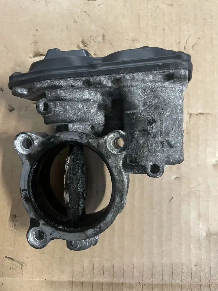 BMW 1 F20 F21 (2011 - 2019) 7810752 Дроссельная заслонка — фото 2