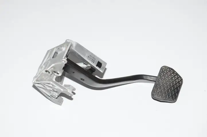 BMW 3 E90 E91 (2005 - 2012) 6751975 Тормозная педаль — фото 1