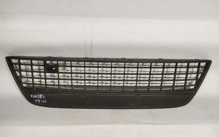 Ford Mondeo MK IV (2007 - 2014)  7S7117B968D Нижняя решётка (из трех частей)