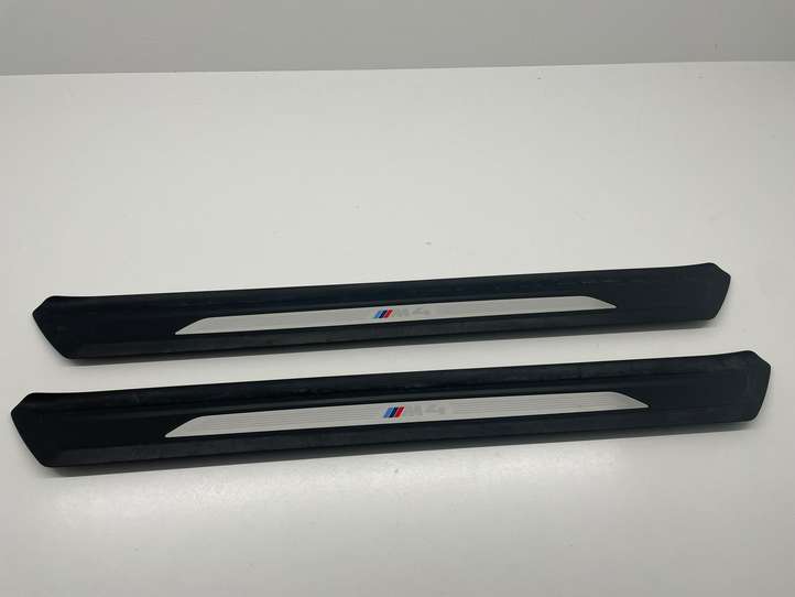 BMW M4 F82 F83 (2014 - 2020)  7279749 Комплект обшивки порога (внутренний)