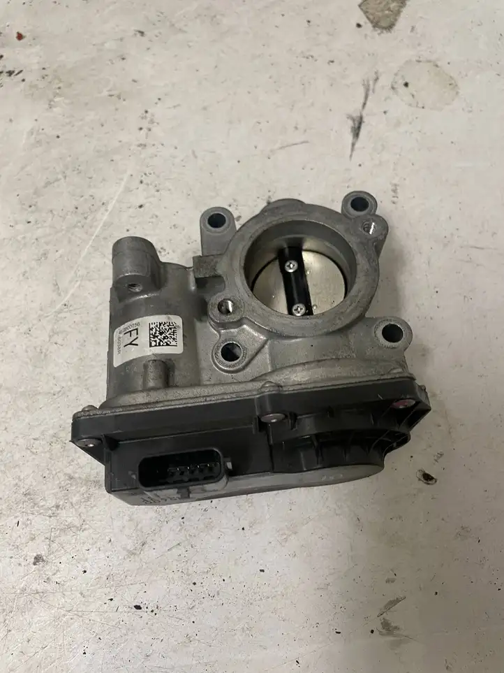 Nissan Juke I F15 (2010 - 2018) 161206038R Дроссельная заслонка — фото 1