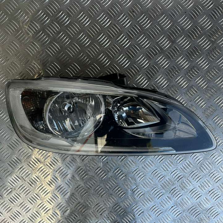 Volvo V60 (2018 - )  31420270 Передняя фара