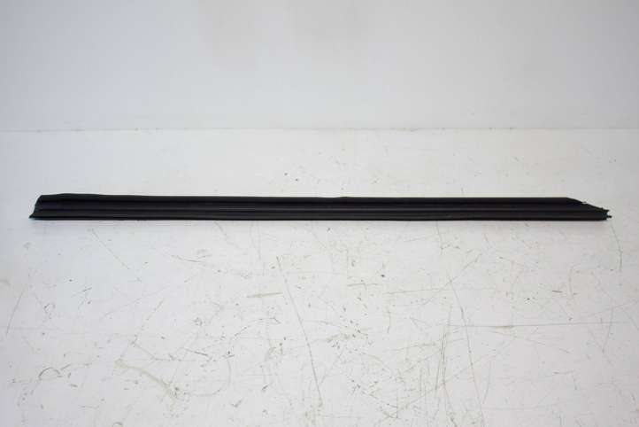Mercedes-Benz R W251 (2005 - 2013)  A2517250965 Уплотнительная резина стекла передней двери
