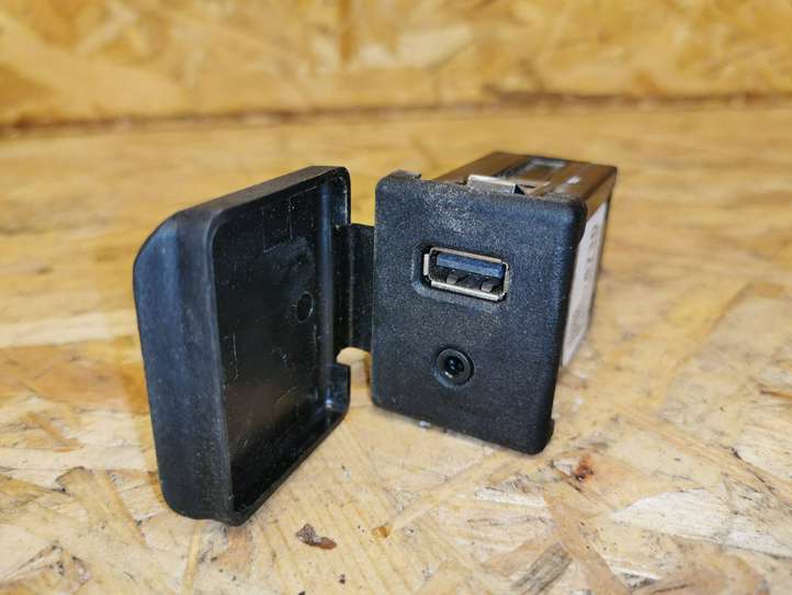 Opel Mokka (2012 - 2016)  20874710 Разъем USB