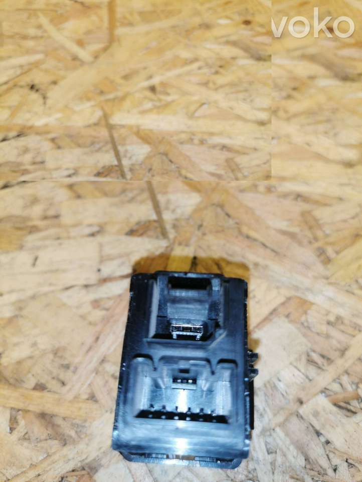 Opel Mokka (2012 - 2016)  20874710 Разъем USB