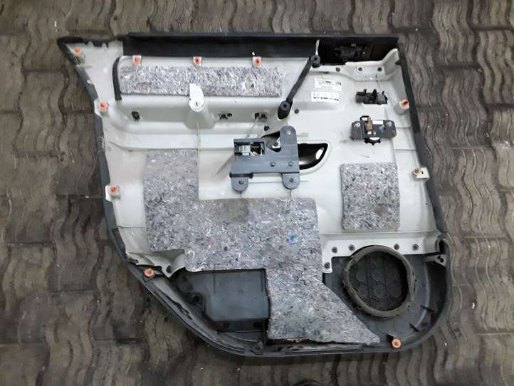 Infiniti QX56 (2004 - 2007)  829007S104 Обшивка задней двери