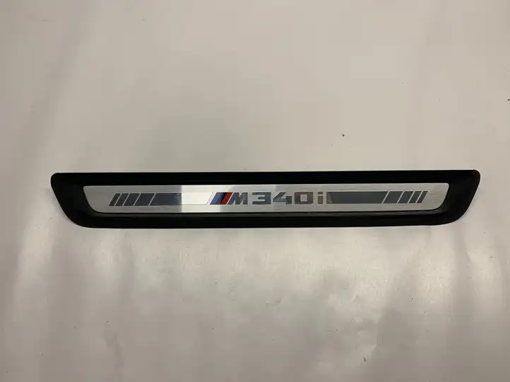 BMW 3 G20 G21 (2019 - ) 8079724 Внутренняя отделка переднего порога — фото 1