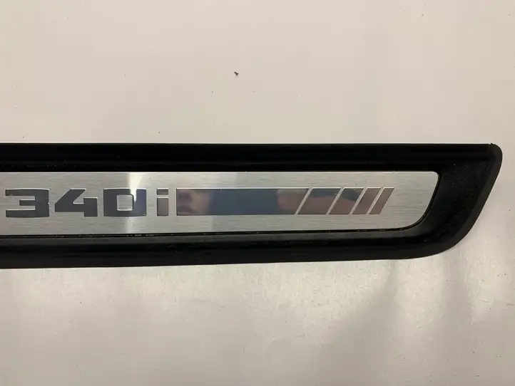 BMW 3 G20 G21 (2019 - ) 8079724 Внутренняя отделка переднего порога — фото 2