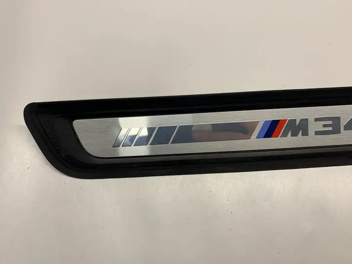 BMW 3 G20 G21 (2019 - ) 8079724 Внутренняя отделка переднего порога — фото 3