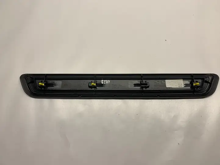 BMW 3 G20 G21 (2019 - ) 8079724 Внутренняя отделка переднего порога — фото 4