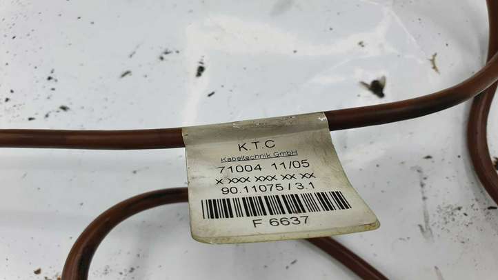 Mercedes-Benz E W211 (2002 - 2009)  710041105 Узел подключения плюсовых проводов