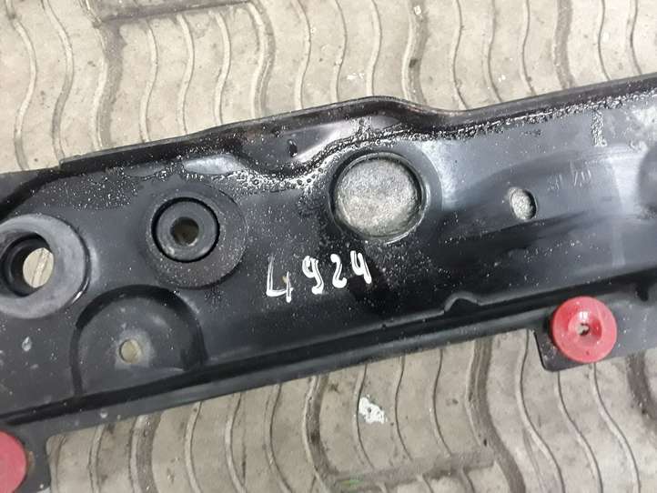 Ford Focus (2015 - 2019)    Усилитель заднего бампера (балка)