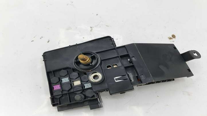 Mercedes-Benz E W211 (2002 - 2009)  2115461341 Узел подключения плюсовых проводов