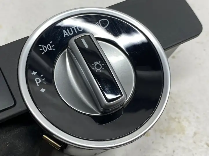 Mercedes-Benz C W204 (2007 - 2014) A2129050551 Включатель фонарей — фото 5