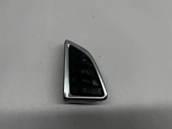 Chevrolet Camaro (2015 - 2018) GM23427864 Кнопки на рулевом колесе — фото 1