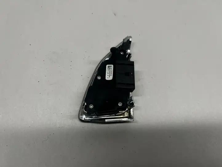 Chevrolet Camaro (2015 - 2018) GM23427864 Кнопки на рулевом колесе — фото 7