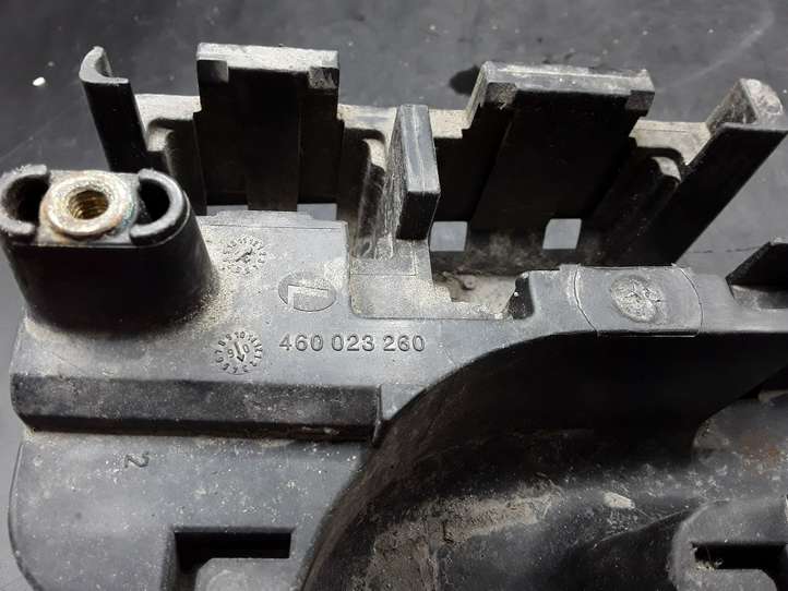 Cadillac BLS (2006 - 2009)  24437468 Крышка ящика предохранителей