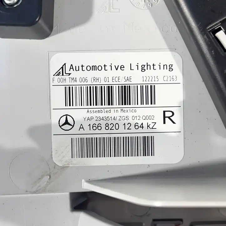 Mercedes-Benz GL X166 (2013 - 2019) A1668201264 Задний фонарь в крышке багажника — фото 2