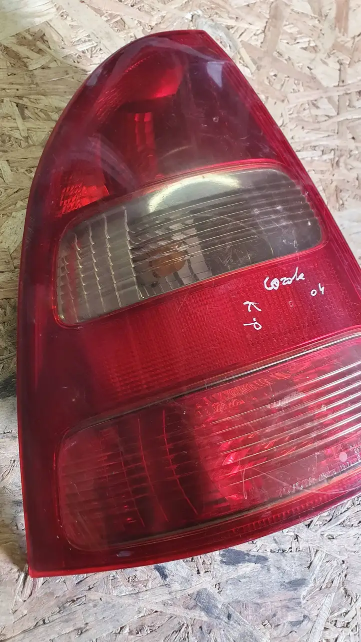 Toyota Corolla E120 E130 (2000 - 2004) RS1027934 Задний фонарь в кузове — фото 2
