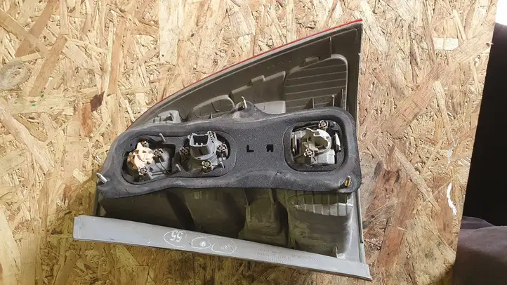 Toyota Corolla E120 E130 (2000 - 2004) RS1027934 Задний фонарь в кузове — фото 4