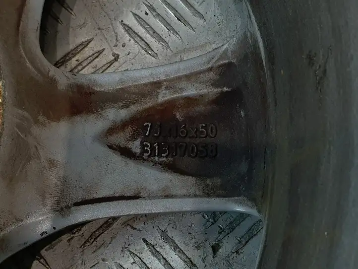 (2012 - 2016) Легкосплавный колесный диск R16 — фото 2