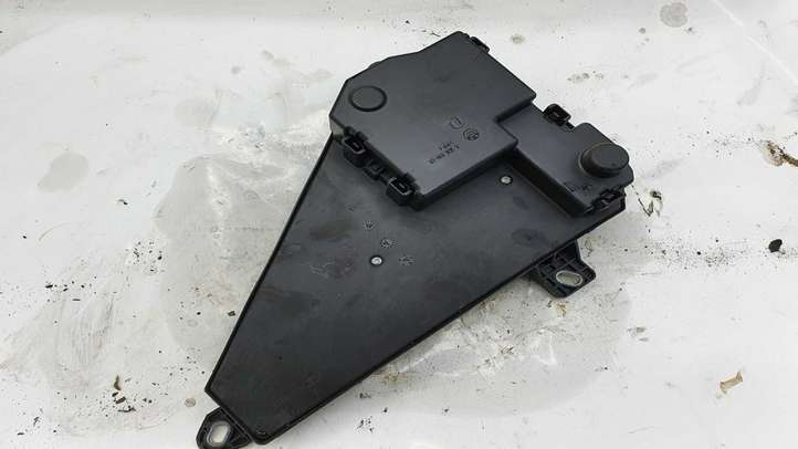 BMW 5 E60 E61 (2004 - 2010)  913883001 Блок предохранителей