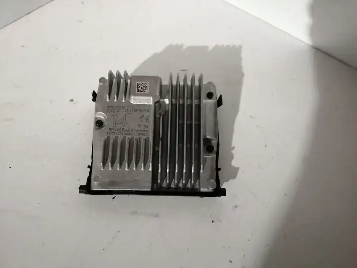 Toyota Auris E180 (2012 - 2018) 8818102030 Камера в лобовом стекле — фото 2