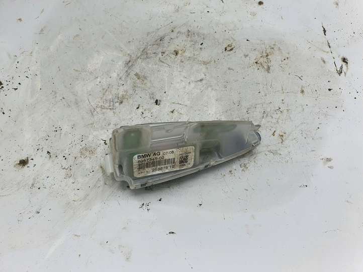 BMW 5 E60 E61 (2004 - 2010)  695734502 Антенна (антенна GPS)