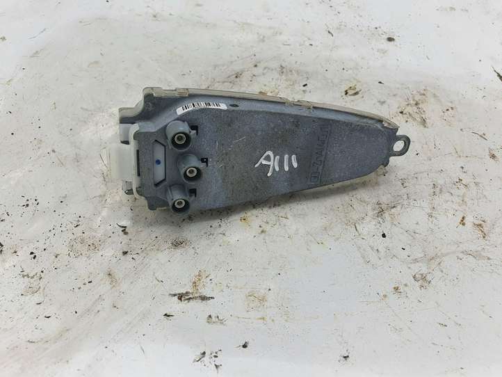 BMW 5 E60 E61 (2004 - 2010)  695734502 Антенна (антенна GPS)