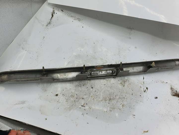 Toyota Corolla Verso E121 (2001 - 2004)  768110F010 Освещение номера