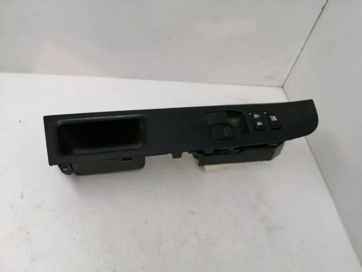 Toyota Yaris (2014 - 2019) 742310D720 Блок кнопок стеклоподъемников — фото 2