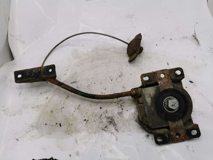 Toyota Corolla Verso E121 (2004 - 2007)   Крепежный винт (запасное колесо)