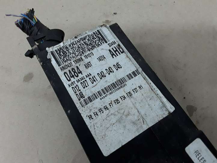 Ford C-Max (2010 - 2015)  AV6T9A340AAA Блок предохранителей
