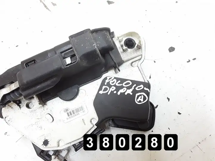 Volkswagen Polo V 6R (2009 - 2015) 5k2837016d Замок ручки двери — фото 4