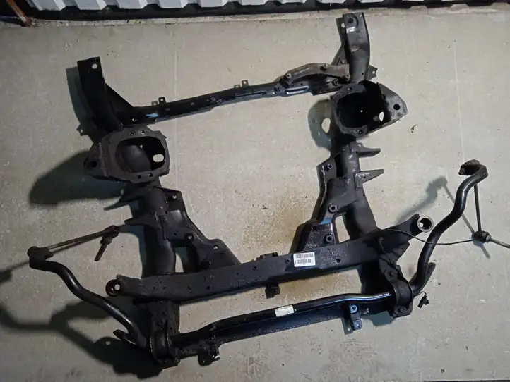 BMW X5 E70 (2006 - 2013) 678546703 Передняя балка подвески — фото 3