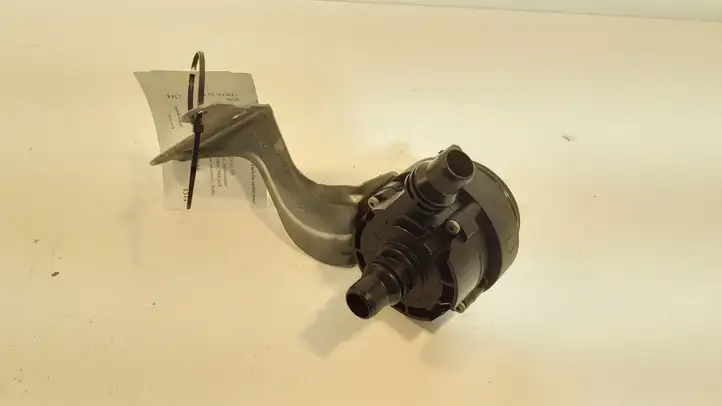 BMW 1 F20 F21 (2011 - 2019) 8605322 Электроциркуляционный насос — фото 1