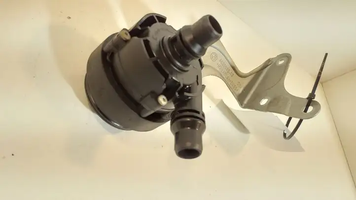 BMW 1 F20 F21 (2011 - 2019) 8605322 Электроциркуляционный насос — фото 4